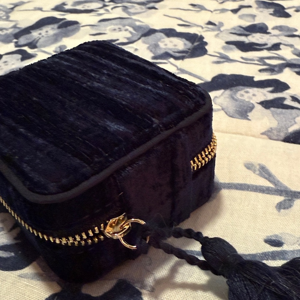 Sezane Navy Small Jewelry Box New - Picture 3 of 5